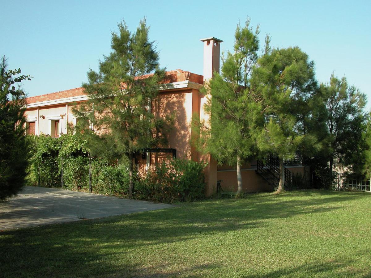 Вилла Sprawling Vlilla In Malades Agios Sillas Экстерьер фото